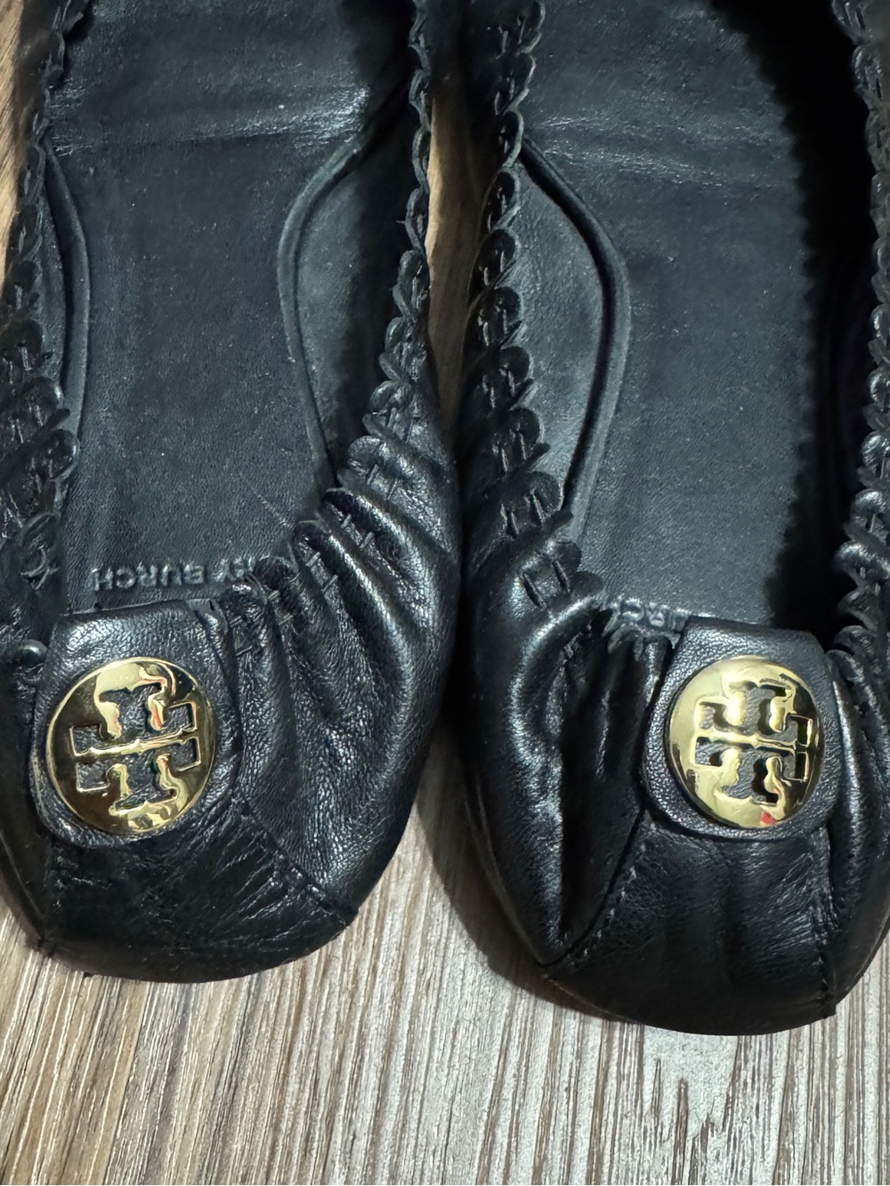 Tory Burch Black Leather Tassel Ballet Flats with Gold Logo Sz. 9.5 - Picture 4 of 9